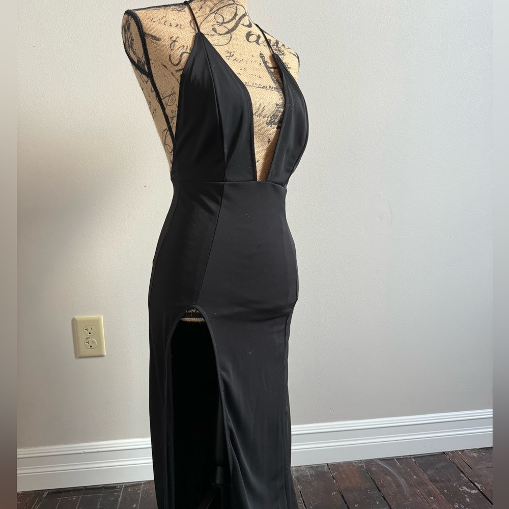 Plunge Neckline Dress With Slit - Picture 3 of 7